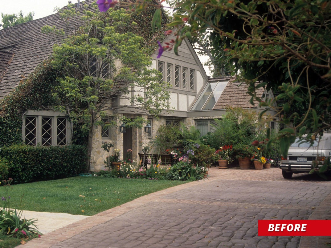 O.J.’s Brentwood home lived in infamy for years – as you recall, it was where he was shacked up when Nicole Brown Simpson and her friend Ron Goldman were found murdered just a couple miles away.