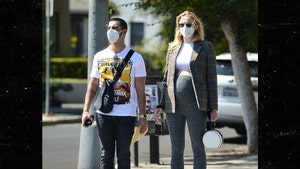 0617-joe-jonas-sophie-turner-the-image-direct-02