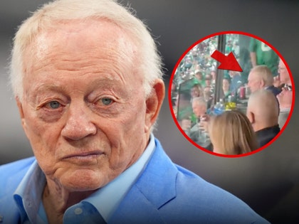 Jerry Jones Heckled By Eagles Fans Throughout Cowboys' Blowout Loss