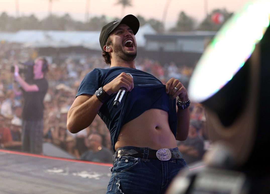 No one shakes it like country star Luke Bryan ... Making a return from his previous Stagecoach performance in 2008, The 