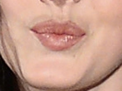 lana_del_rey_lips_photos_0110