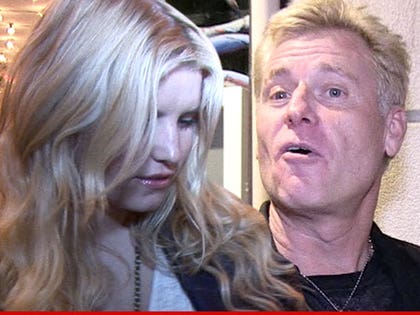 0812-jessica-simpson-joe-simpson-tmz-01