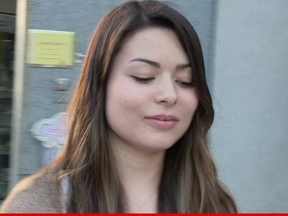 0506-miranda-cosgrove-TMZ-01