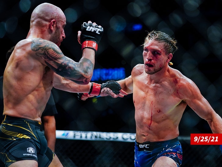 0713-brian ortega fighting volkanovski-getty2