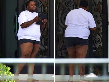 0605-Sean-Kingston-Boxers-And-Tee-Weston-Mansion-PRIMARY