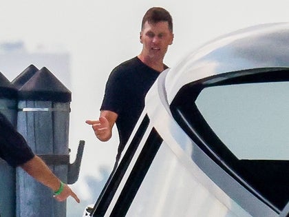 0306-tom-brady-tw12lve-yacht-boat-photos-primary-4