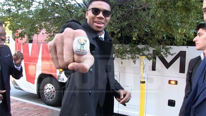 110821-giannis-antetokounmpo-kal