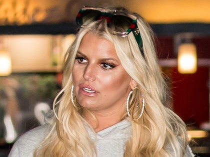 0211-jessica-simpson-getty-02