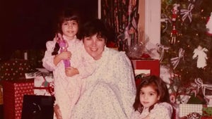 1220-kardashians-throwback-christmas-photos-primary-3