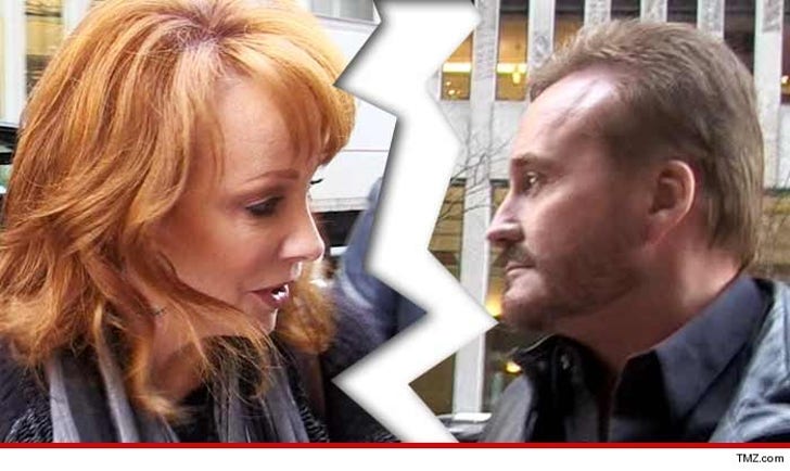 Reba McEntire -- Separating from Husband Just Not Professionally :: 0803-reba-narvel-tmz-3