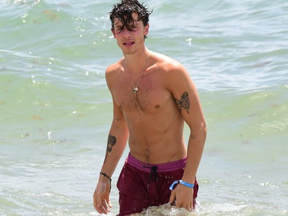 0805-Shawn-Mendes-Beach-PRIMARY