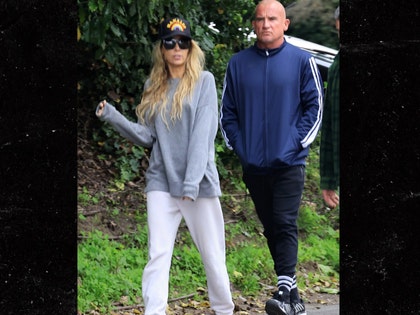 Tish Cyrus and Dominic Purcell