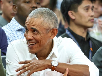 Obama Courtside For USA Vs Canada Basketball Game photos 9