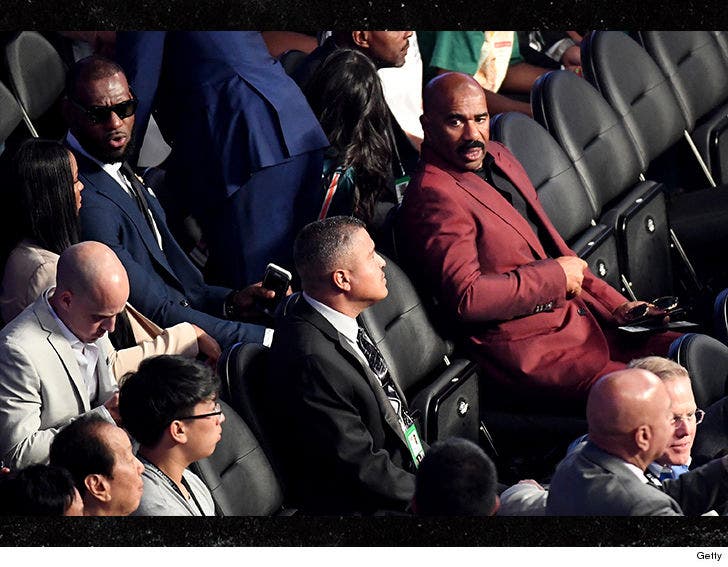 Steve Harvey Wins Mayweather vs McGregor Better Seat Than LeBron :: 0826-steve-harvey-ring-lebron-getty-2