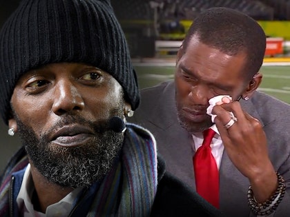 randy moss cries after ESPN crew welcomes him back on Super Bowl