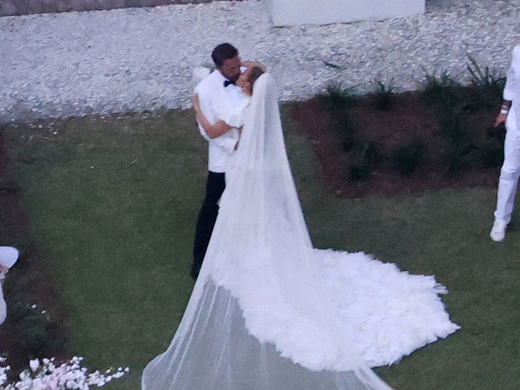 Jennifer Lopez and Ben Affleck's Wedding