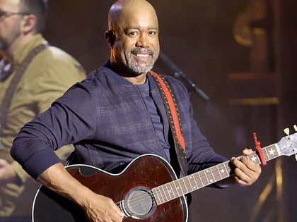 0201-Darius-Rucker-Performance-Photos-PRIMARY