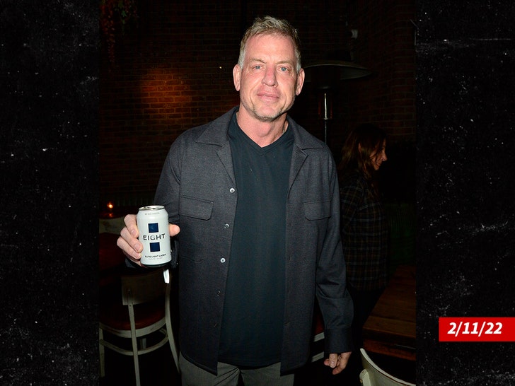 0308-troy aikman eight beer getty