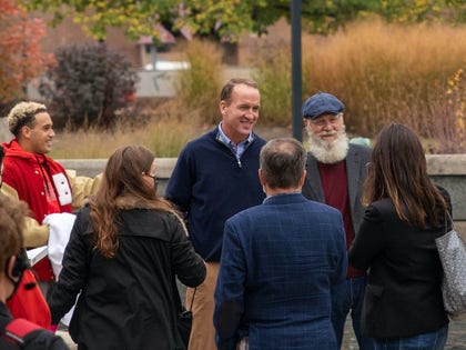 PEYTON MANNING DAVID LETTERMAN BEER CANS STATUES Photos2