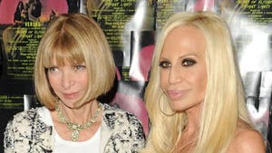 0503_ANNA_WINTOUR_VERSACE