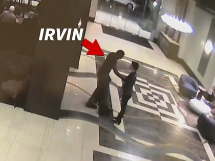 Michael Irvin Marriott Video Shows Ex-NFL Star Talking W/ Accuser, Touching Elbow