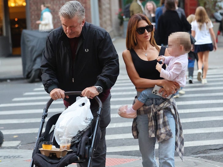 Alec and Hilaria Baldwin were seen taking a walk with their baby, enjoying some family time in the city.