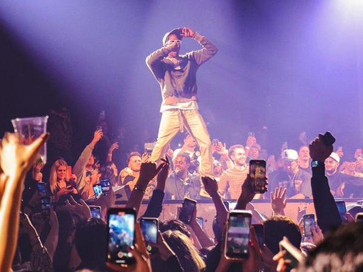 Travis Scott Performing at Zouk Nightclub in Vegas