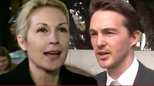 0813-kelly-rutherford-daniel-giersch-tmz-01