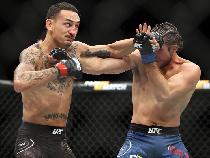 Max Holloway Fight Photos