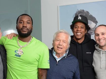 0502-Jay-Z-Meek-Mill-Robert-Kraft-Van-Jones-Meeting-photos-thumb