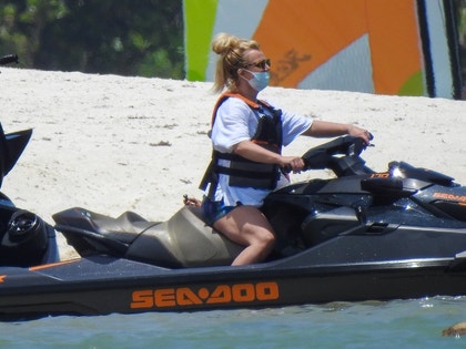 Britney Spears Sam Asghari Jet Ski Cabo Photos 3