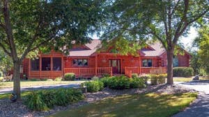 0227-jj-watt-cabin-REDFIN_COM-01