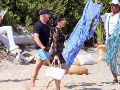 Jeff Bezos and Lauren Sanchez nikki beach