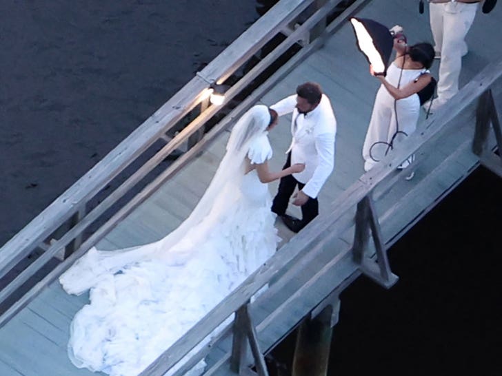 Jennifer Lopez and Ben Affleck's Wedding