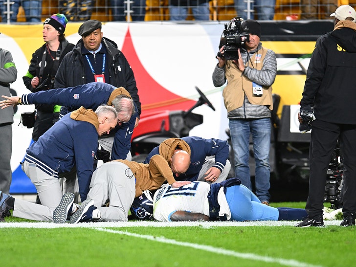 treylon burks injury getty 1