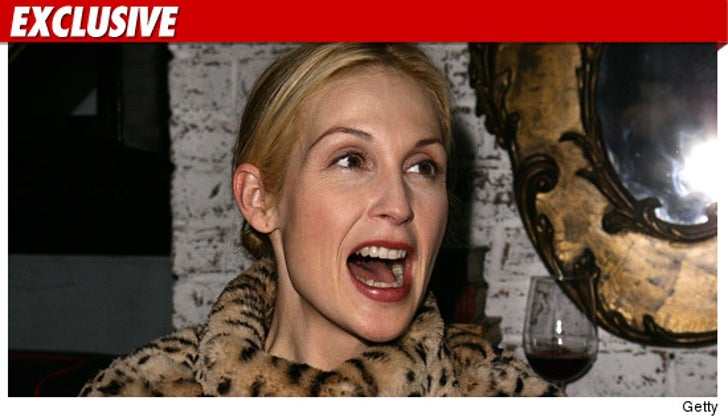 Gossip Girl' Mom Free to XOXO Anyone She Wants :: 070810-kelly-rutherford-getty-credit