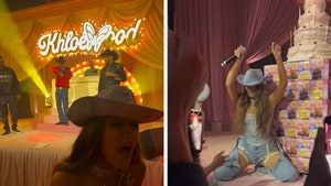 Khloe Kardashian Parties W/ Sisters at 40th Birthday, Snoop Performs