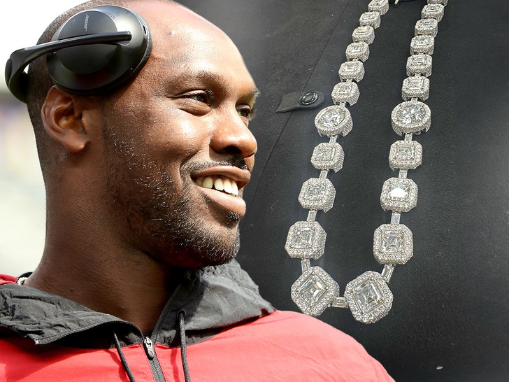 Chandler Jones 1mill chain