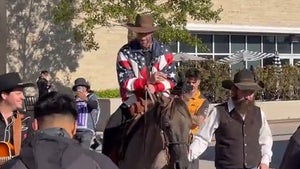 F1's Daniel Ricciardo Rides Horse To Make U.S. Grand Prix Entrance