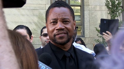 062619_cuba_gooding_jr_walking_out_kal