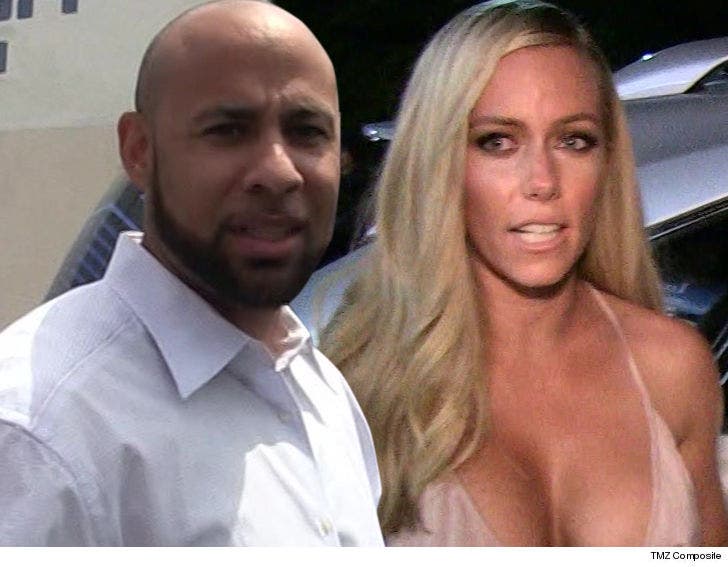 Hank Baskett Keeping Kendra Wilkinson Divorce Amicable :: 0409-hank-baskett-kendra-wilkonson-tmz-4