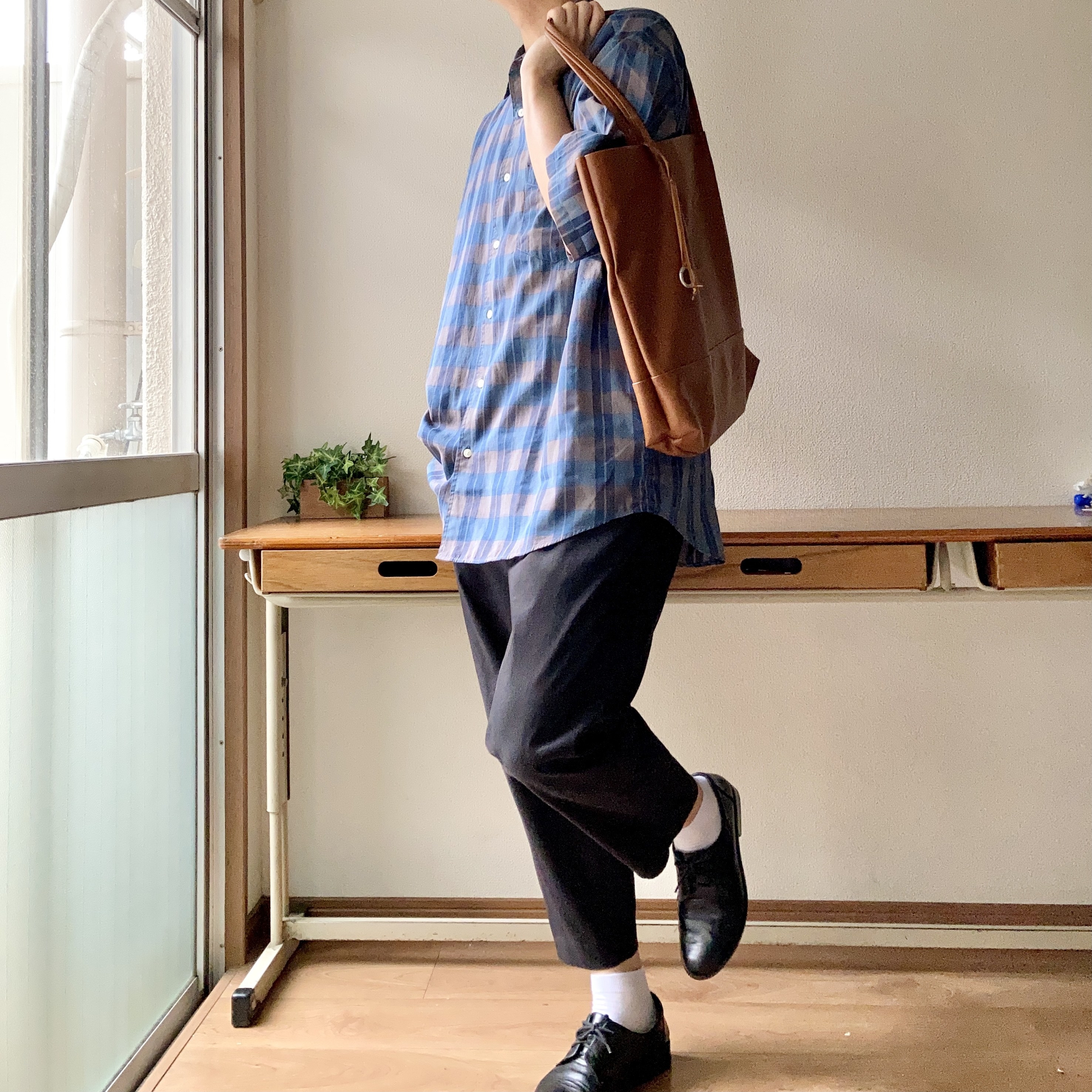 GLOBAL WORK（グローバルワーク）のトートバッグ「URBANCARRY TOTE（アーバンキャリートート）」どんなコーデにも合って使いやすい