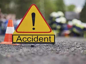 Four dead, three injured as towing van hits SUV in Raigad; 'drunk' driver held