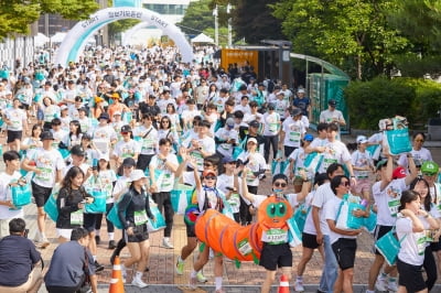 5km 완주하니 '득템' 한가득…2000명 몰린 '장보기 오픈런'