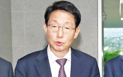 여야 "23년간 제자리, 한도 올려야"…정부 "순차적 도입"