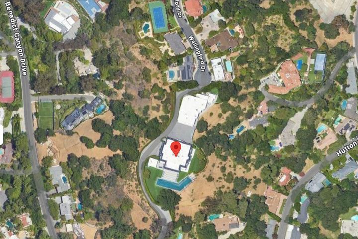 Screenshot of Google Maps displaying the home address that's publicly listed on Lopez and Affleck's listing. 