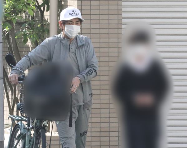 市村正親　長男・優汰（15）が「イケメン」と人気急上昇！目撃していた元妻・篠原涼子と別居中の“ひとり子育て”姿