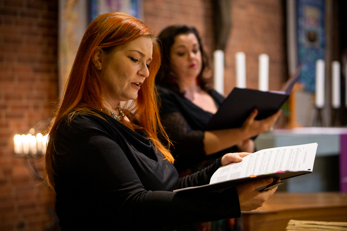 Tanja Heesen und Karla Bytnarova singen Weihnachtslieder