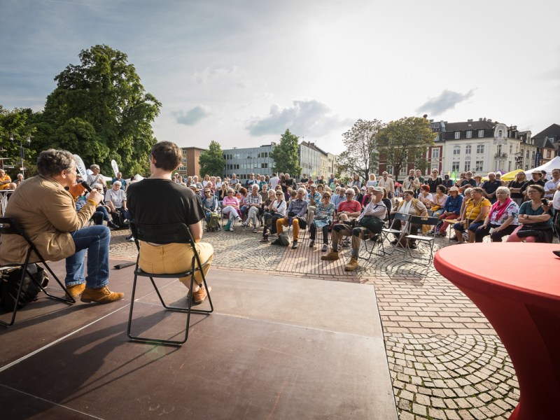 „Es lebe die Demokratie“