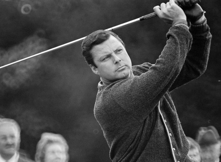 Peter Alliss in action circa 1966 (Photo: Ed Lacey/Popperfoto/Getty)